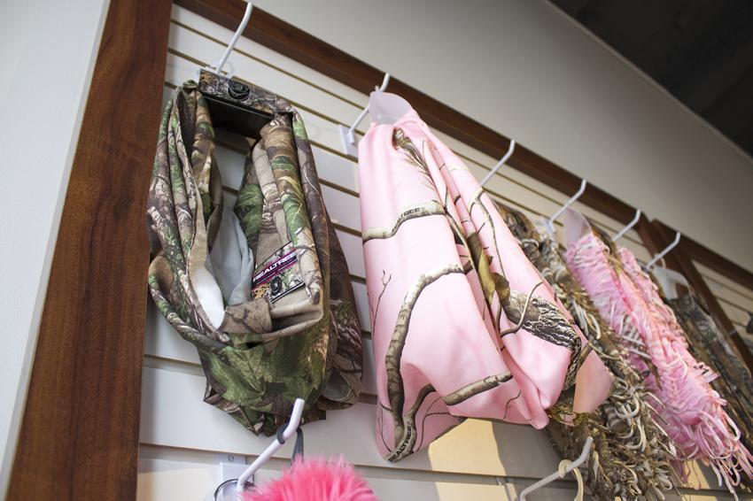 Realtree Distressed and lightweight women Eternity Scarfs | Realtree B2B 