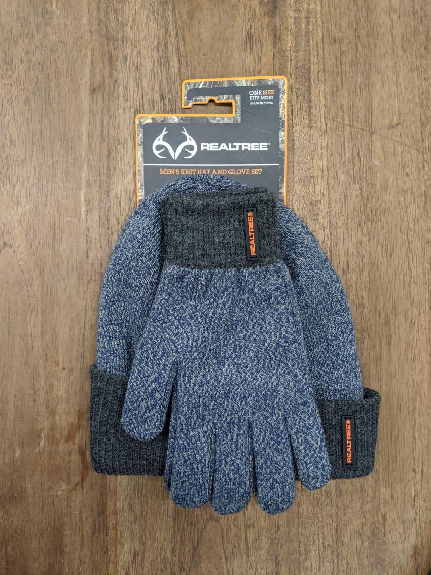 Realtree Men’s Fitted Knit Hat & Gloves