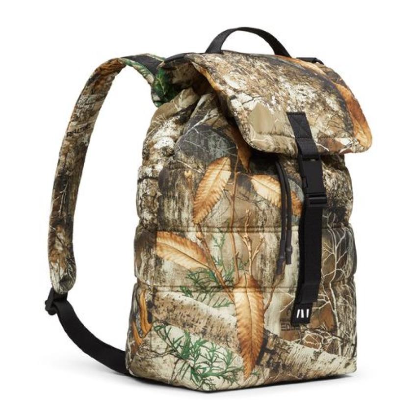 the very warm puffer bag with Realtree EDGE
